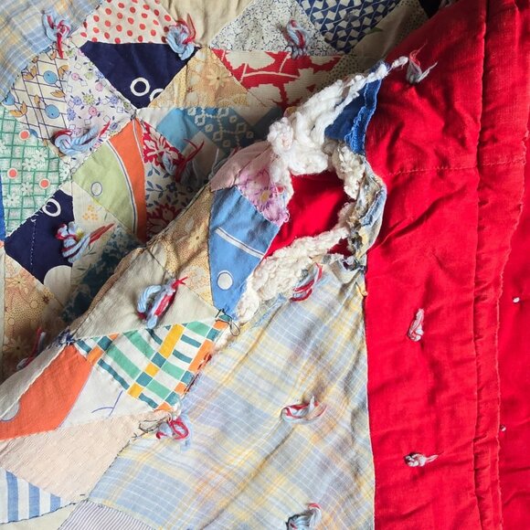 Handsewn Quilt Feedsack Crown of Thorns Red Back Tied Needs Repair Twin Size VTG - Picture 3 of 16